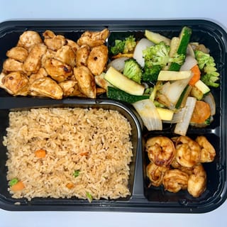 HL7. Chicken & Shrimp (6 pcs) Hibachi Lunch