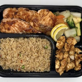 HL11. Salmon & Chicken Hibachi Lunch